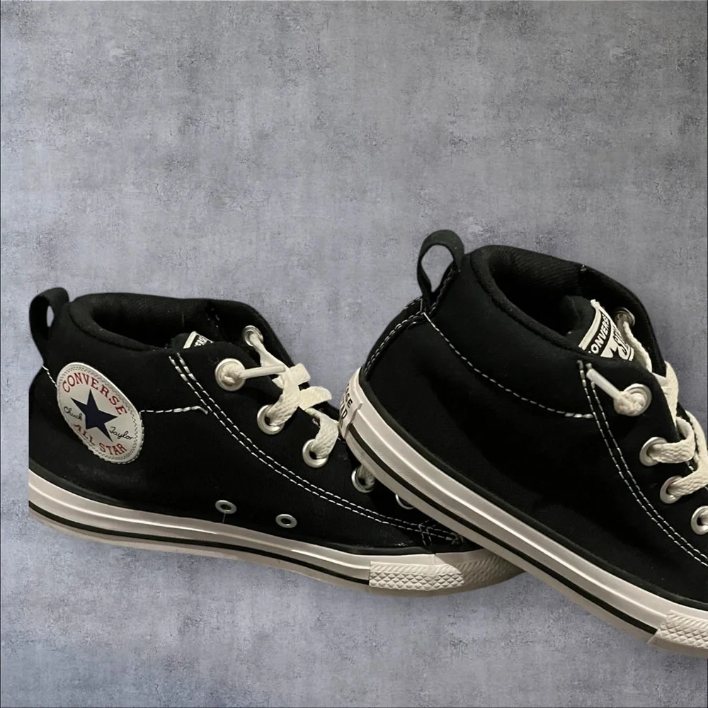 BOYS' CONVERSE LITTLE KID CHUCK TAYLOR ALL STAR STREET MID‎ SNEAKERS Size 2